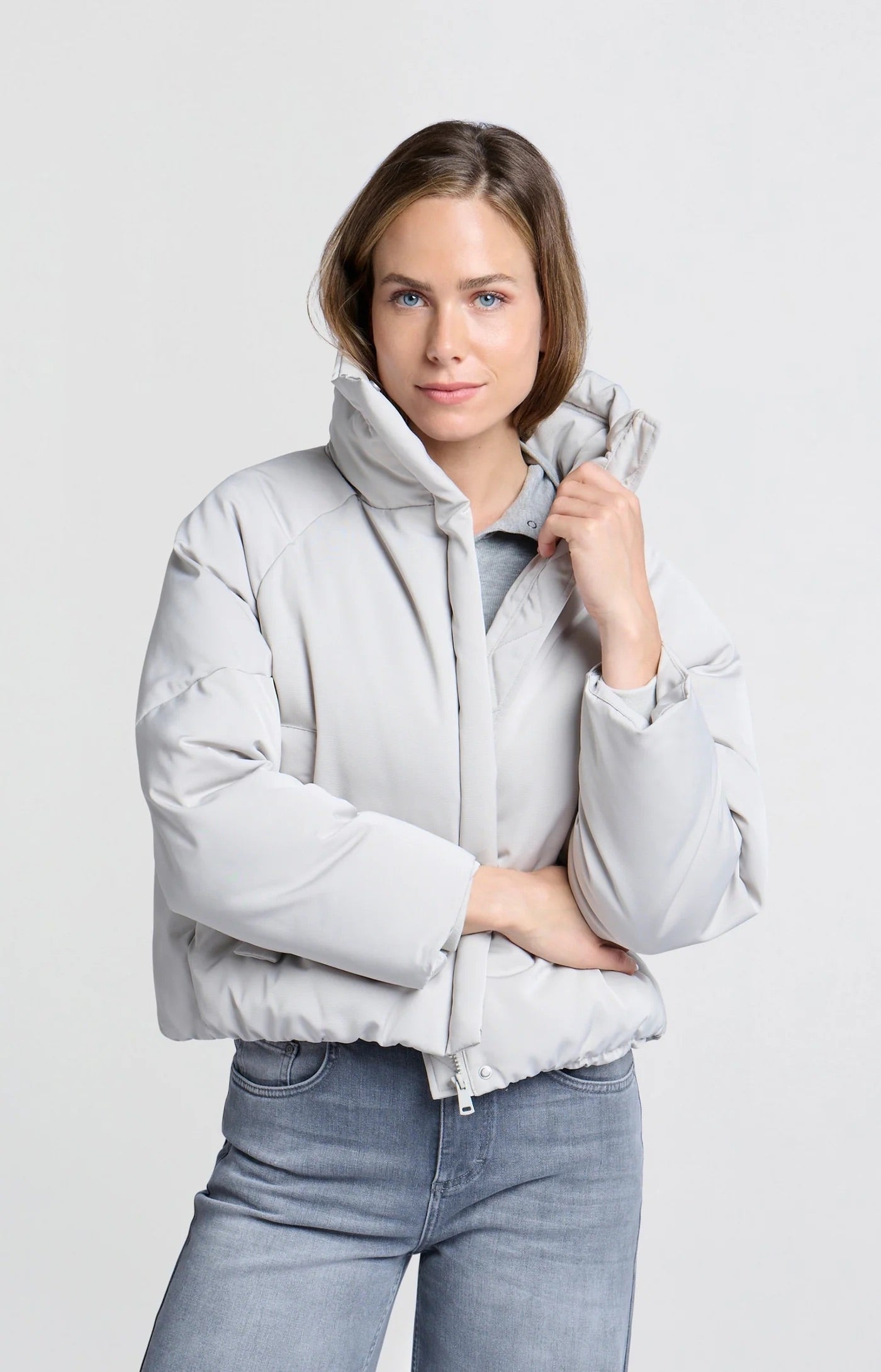 Kurz geschnittene Oversize-Daunenjacke