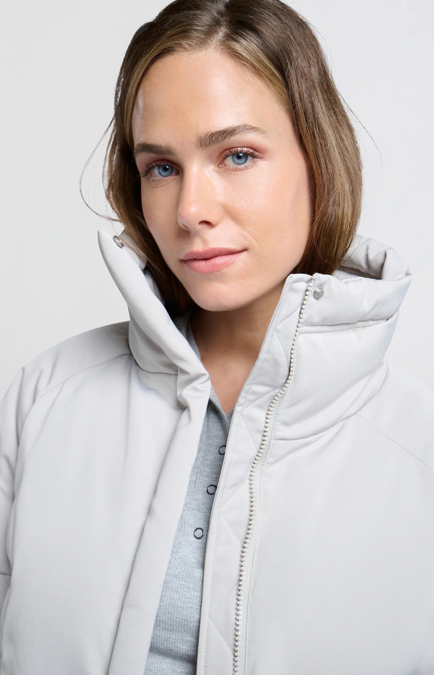 Kurz geschnittene Oversize-Daunenjacke