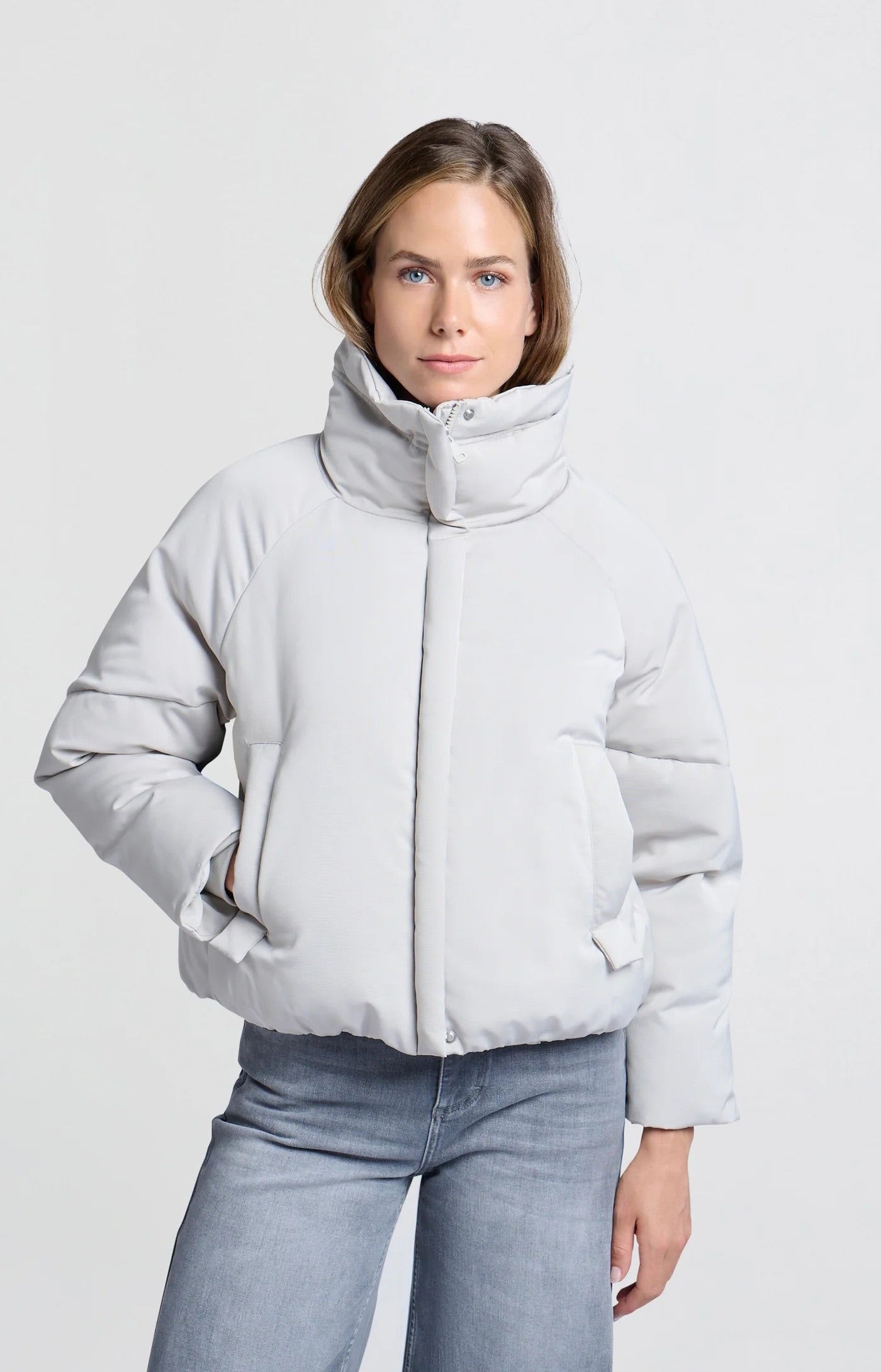 Kurz geschnittene Oversize-Daunenjacke