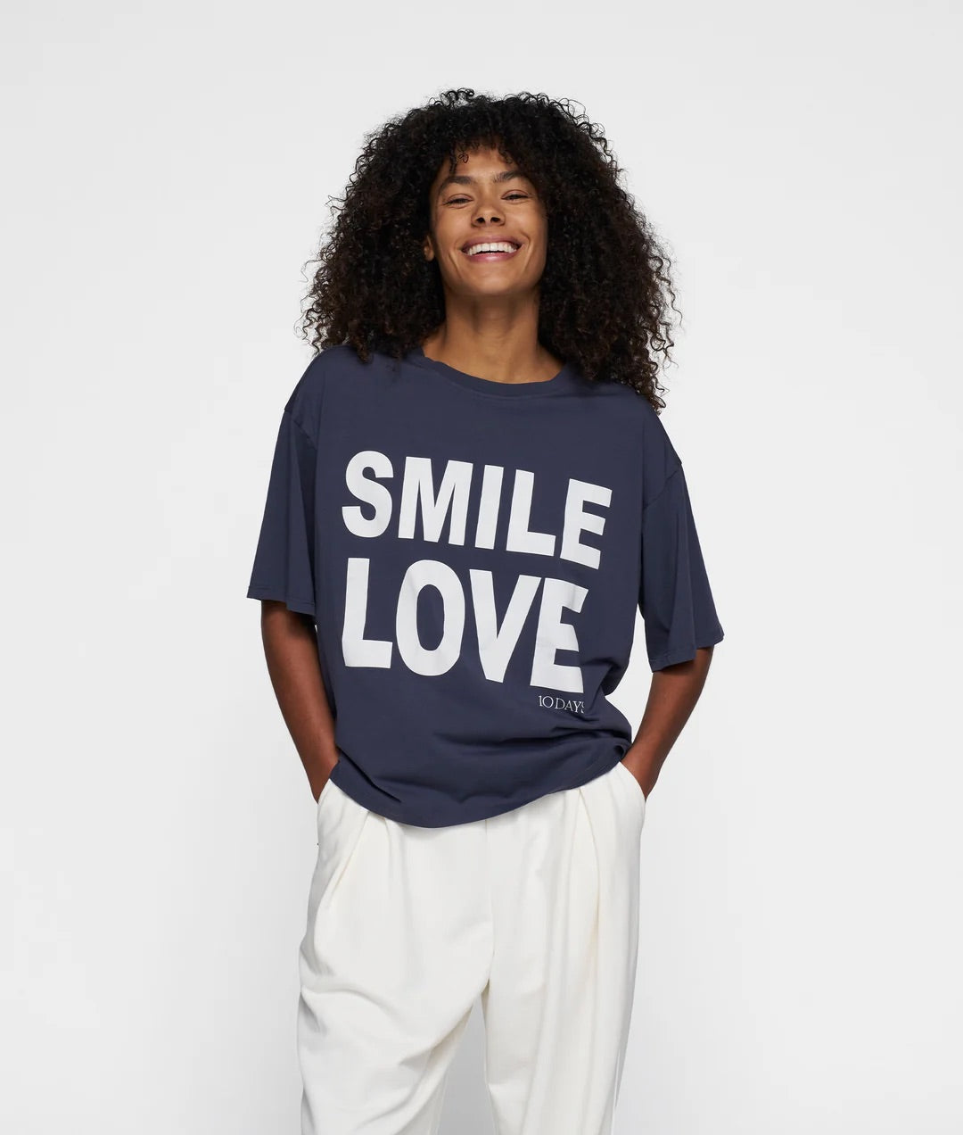 Statement Tee Smile Love