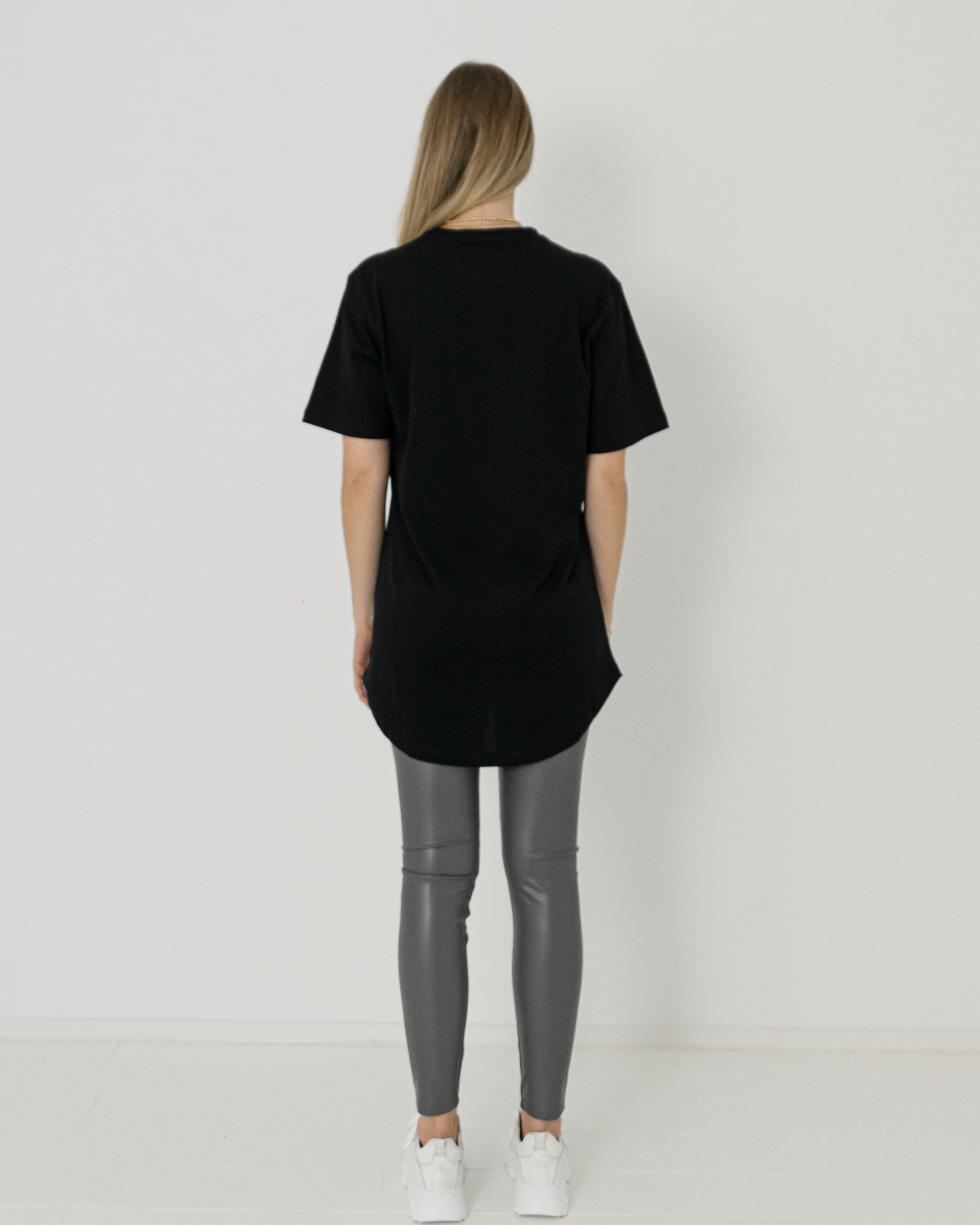 Basic-Longshirt „UnderneathDLL“ black