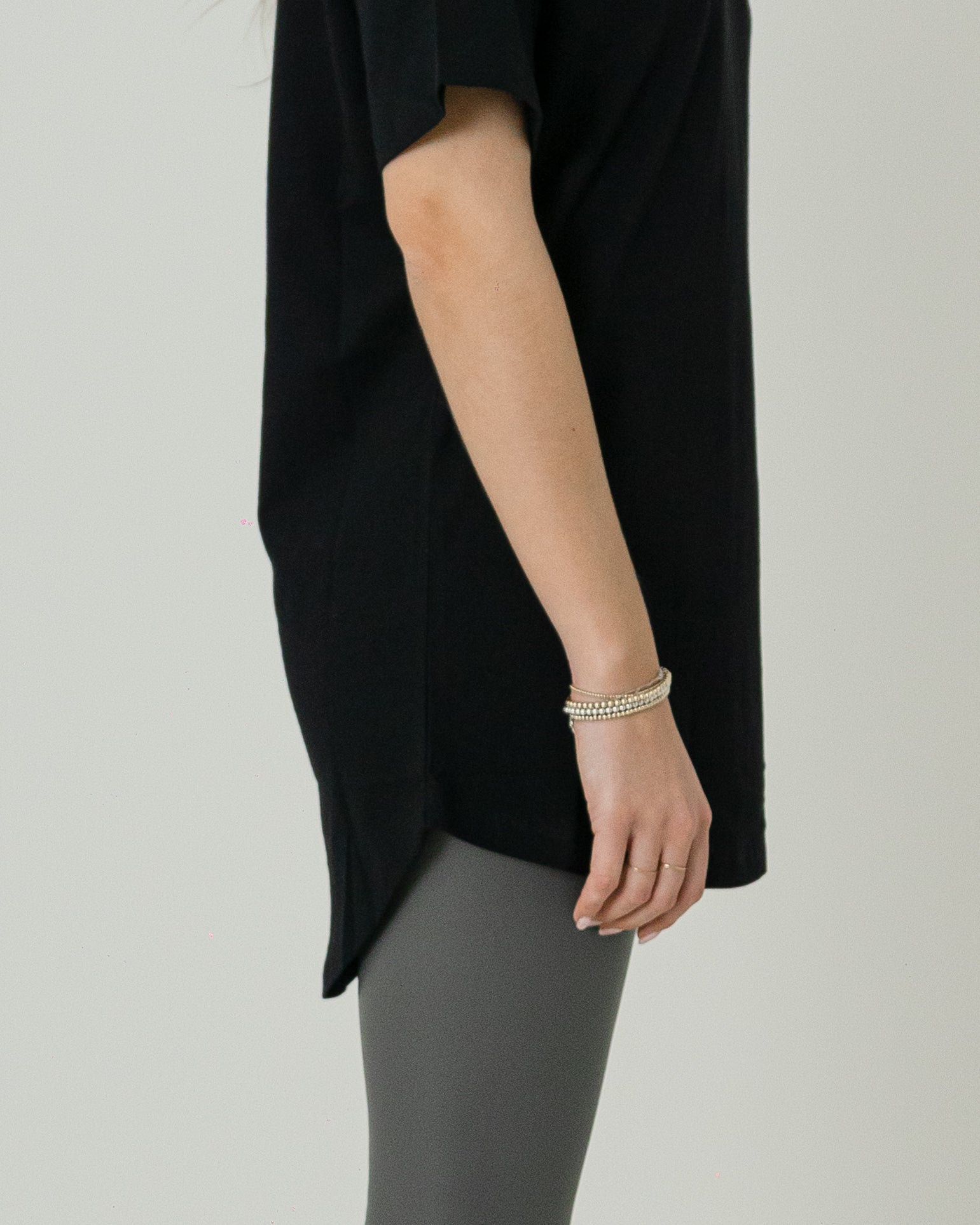 Basic-Longshirt „UnderneathDLL“ black