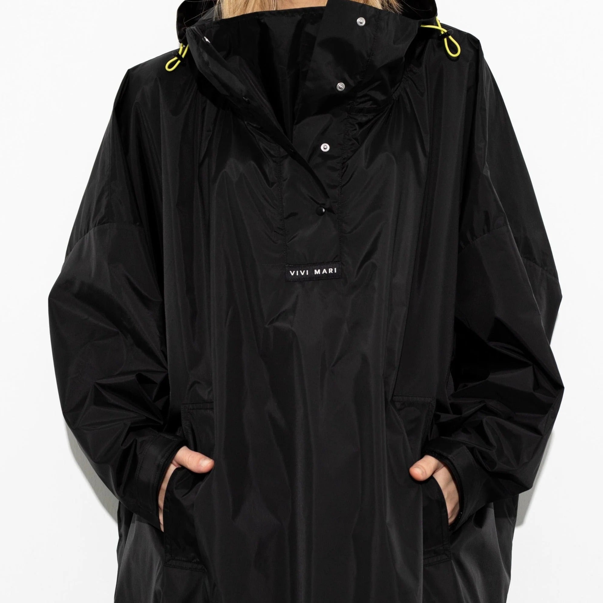 Raincoat „Solid Black“